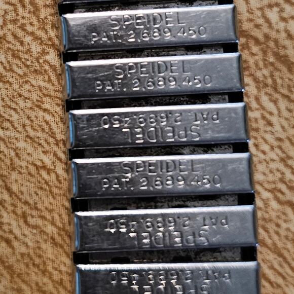 1.5 Pounds Watch Band Bundle Lot DIY Craft Project Repair Steampunk Vintage - Picture 8 of 10